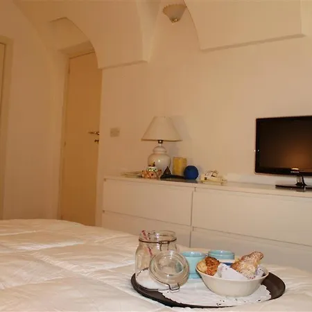 Brancasi40 * Остуни